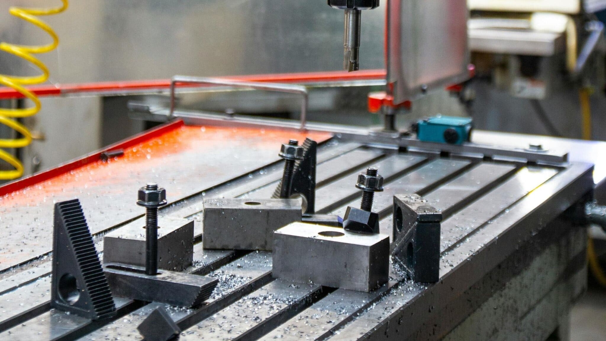 CNC 夾具：類型、用途、優(yōu)化與選擇